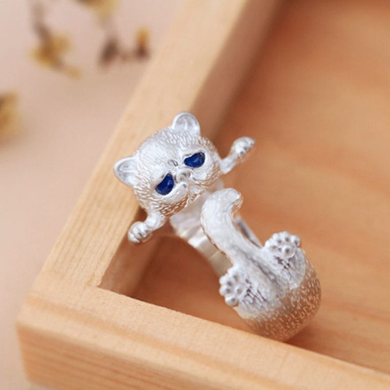 1621230939420.jpg Antique cat ring